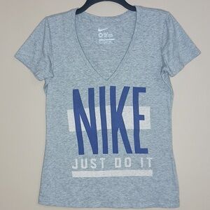 NIKE Slim Fit Tee